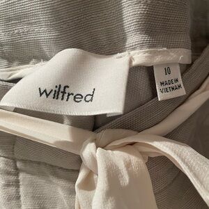 Wilfred linen blend pants. Worn once. Wide leg, ankle length. Great for summer!